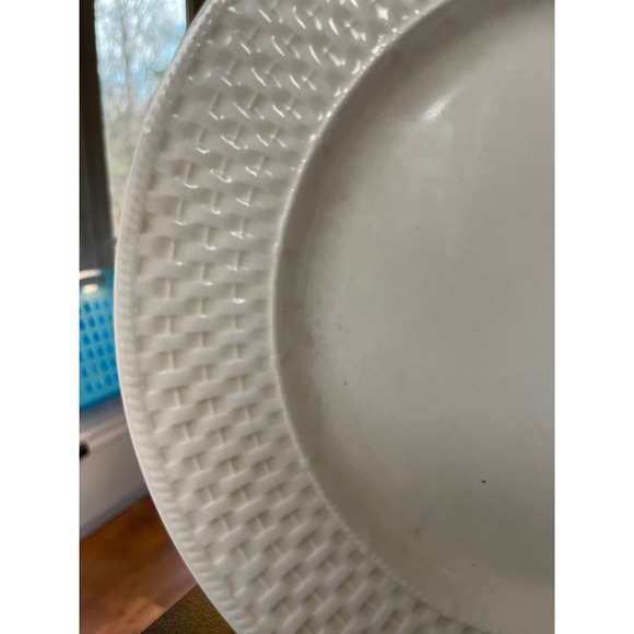 Pflatzgraff Traditions Embossed 11 inch Dinner Plate - Picture 2 of 3